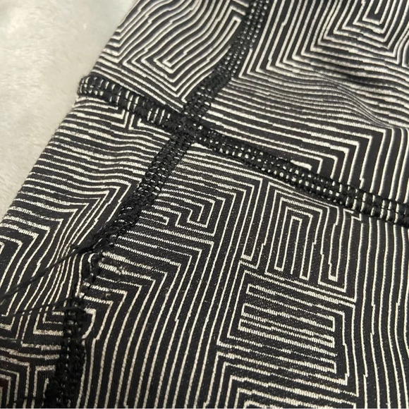 Lululemon Pace Rival Crop Maze Jacquard Leggings White Black 31375 - Picture 9 of 13